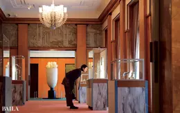 市川紗椰 　アール・デコ様式を今に残す旧朝香宮邸、同時代のジュエリーを愛でるのに最高のシチュエーション