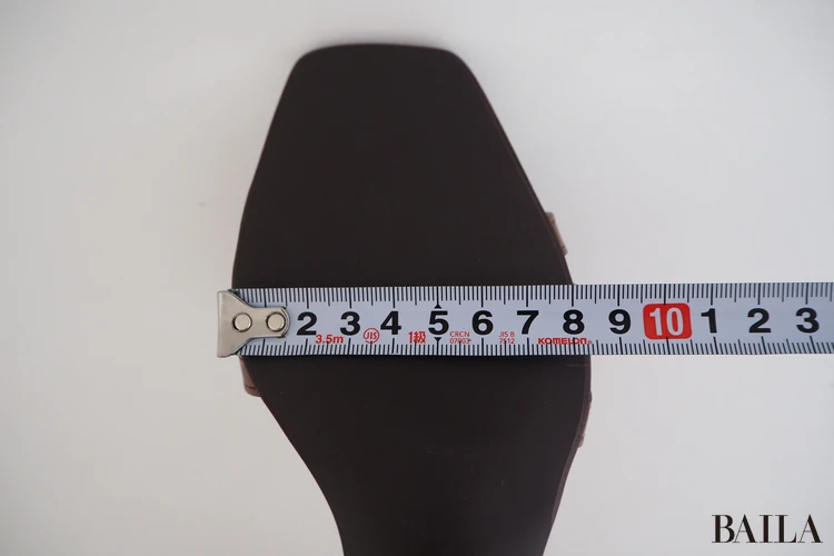 幅(親指のつけ根あたり):約8.5cm