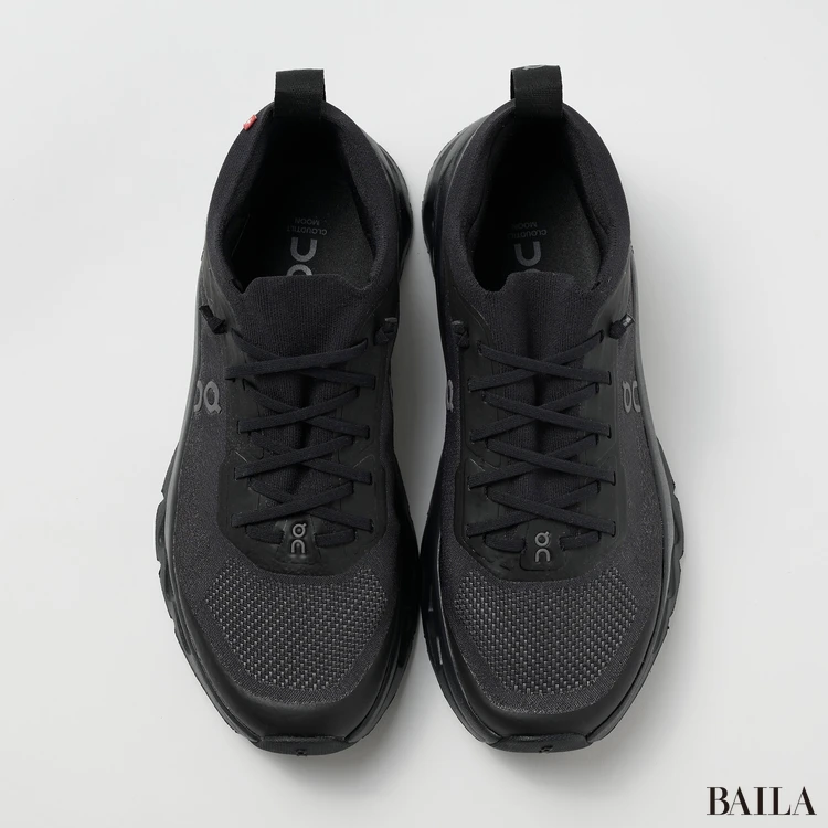 onのスニーカー 黒スニーカー クラウドティルトムーン