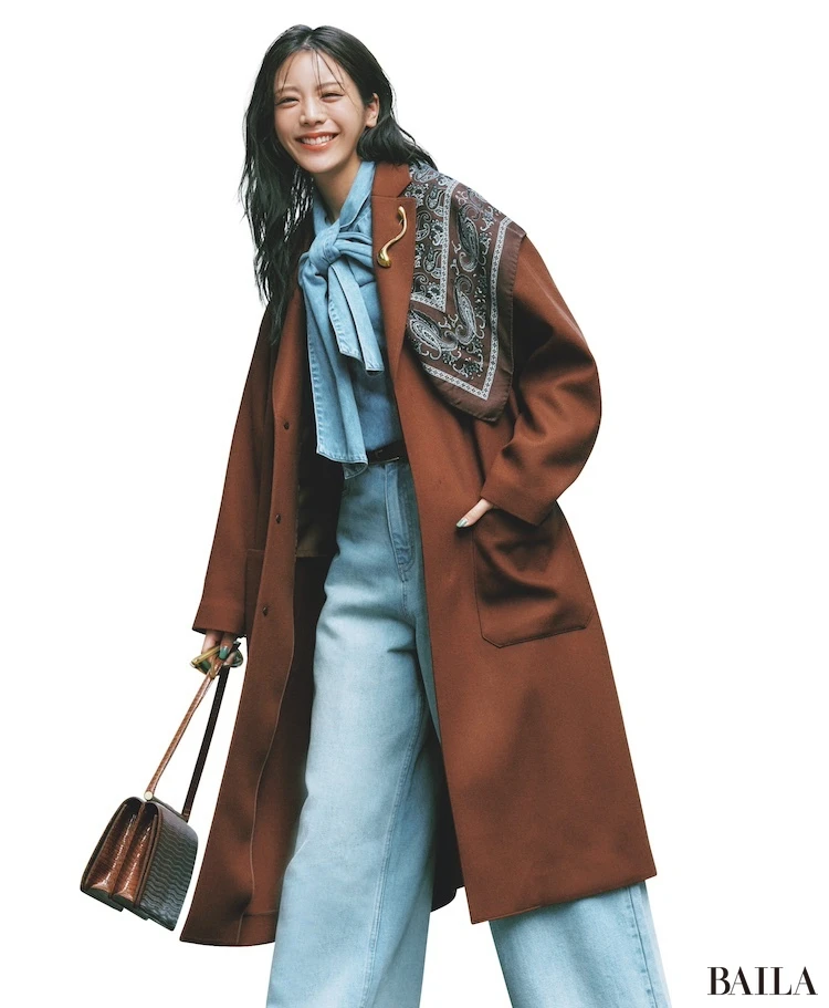 1.巻くだけで印象更新！ 【旬のスカーフ】でマンネリを脱出