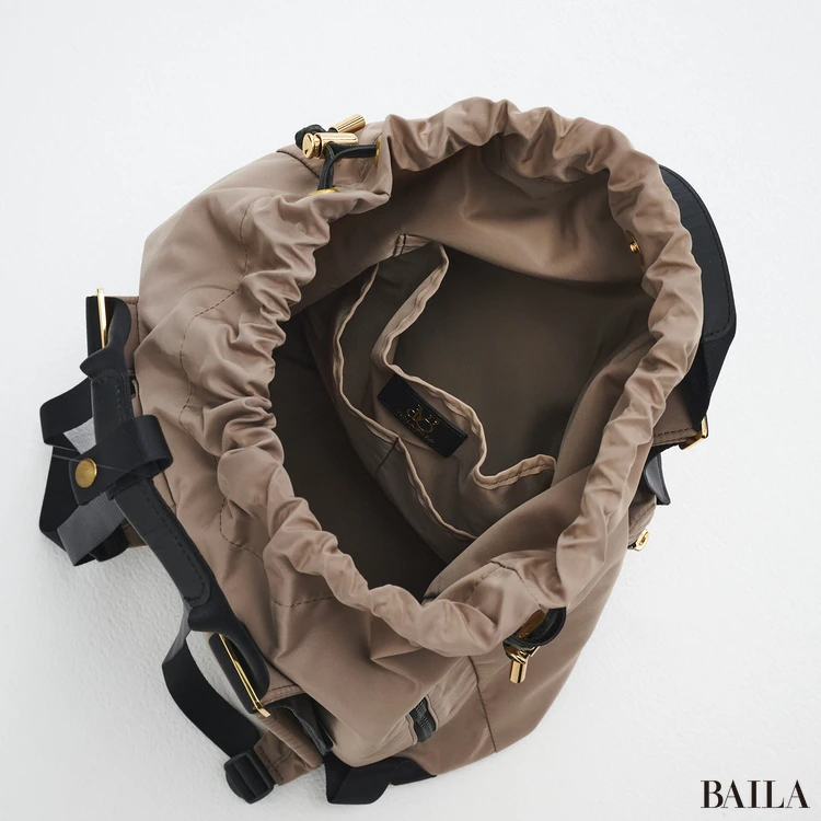 ヴィオラドーロ　リュック　内部のポケット