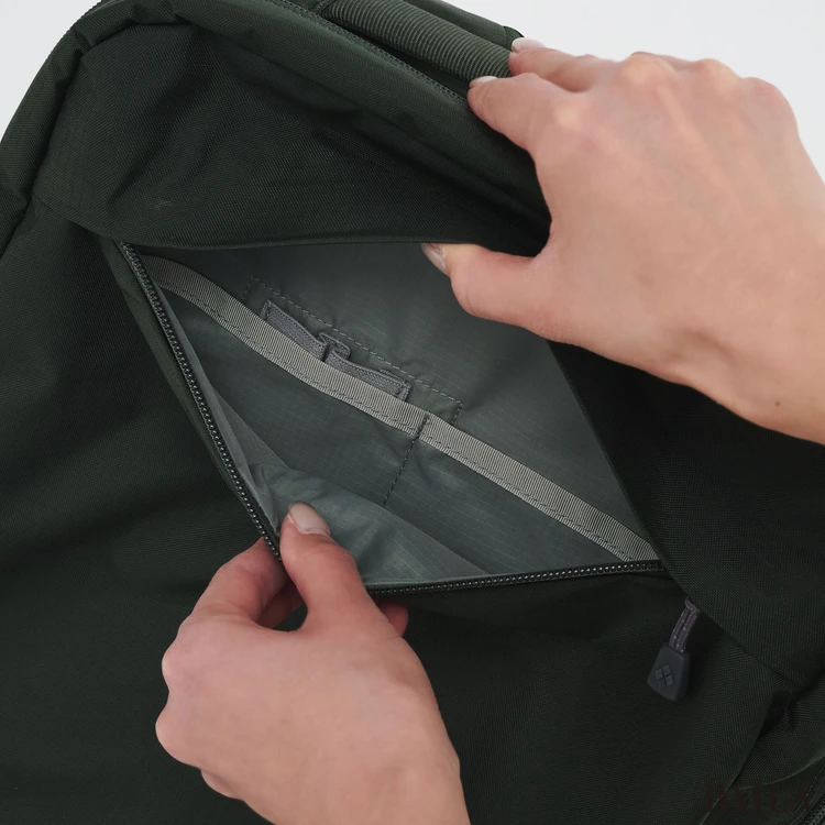 モンベル　リュック　フロントポケットの内側