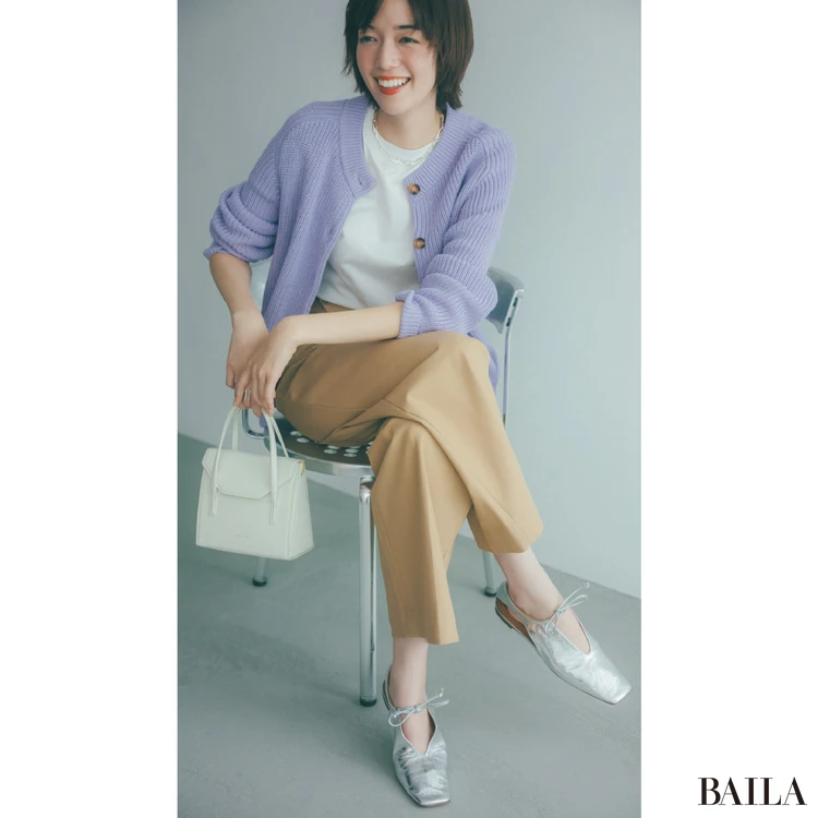 “ほの甘”な可愛さを足すならラベンダーに頼るのが正解【BAILA今日のコーデ】