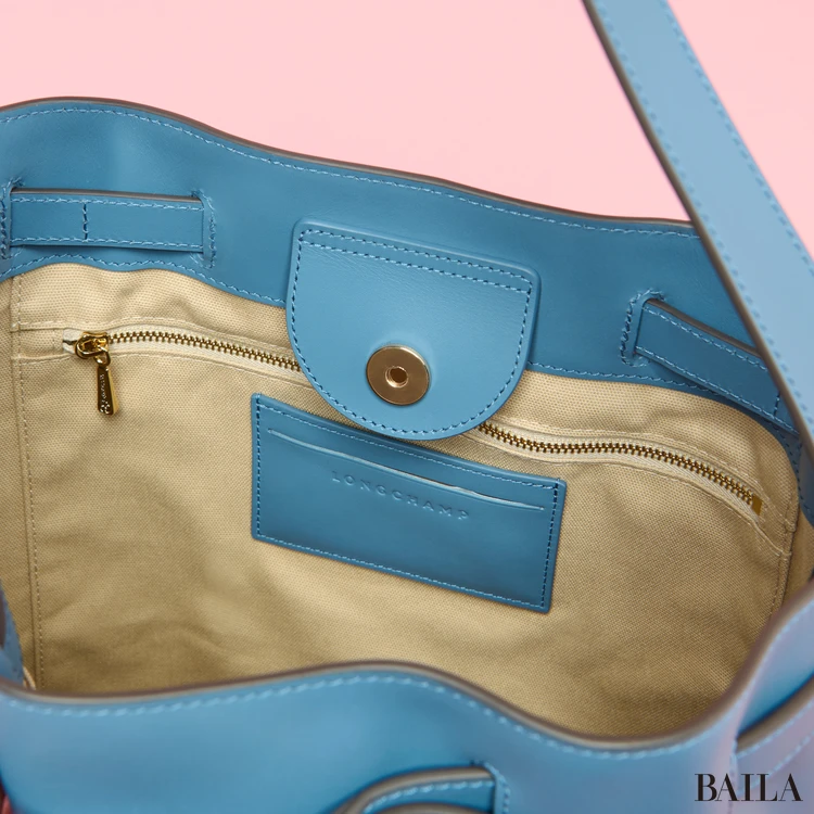 ロンシャン　ル スマート ショルダーバッグ　メインスペース　ファスナー付きポケット