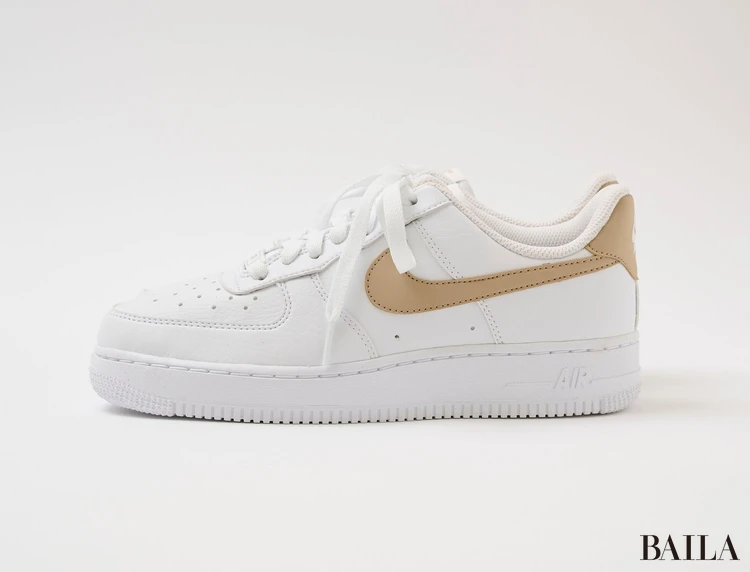 ナイキのスニーカー　エアフォース1　歩きやすいスニーカー