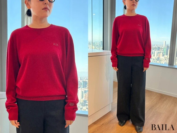 カシミヤ クルーネックセーター:リュクスな暖かさとさりげないアート感