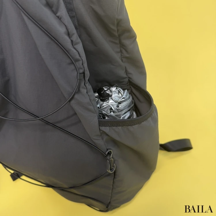 リュック側面の仕切り