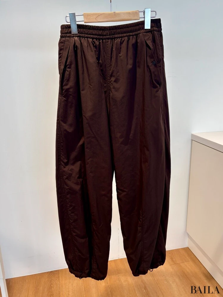 冬の外出まで考えて実用性で選ぶなら「ウォームイージーパンツ」(¥4990)