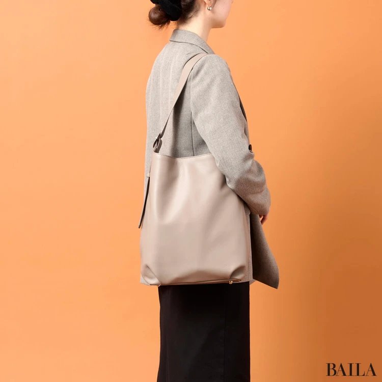 銀座かねまつ 縦長ショルダーバッグ サイズ感