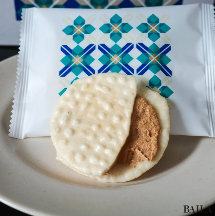 トーキョー煎餅の煎餅サンド「ビターキャラメル」の中身