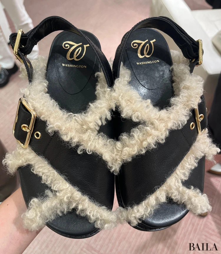 ワシントン靴店　ファーサンダル　W