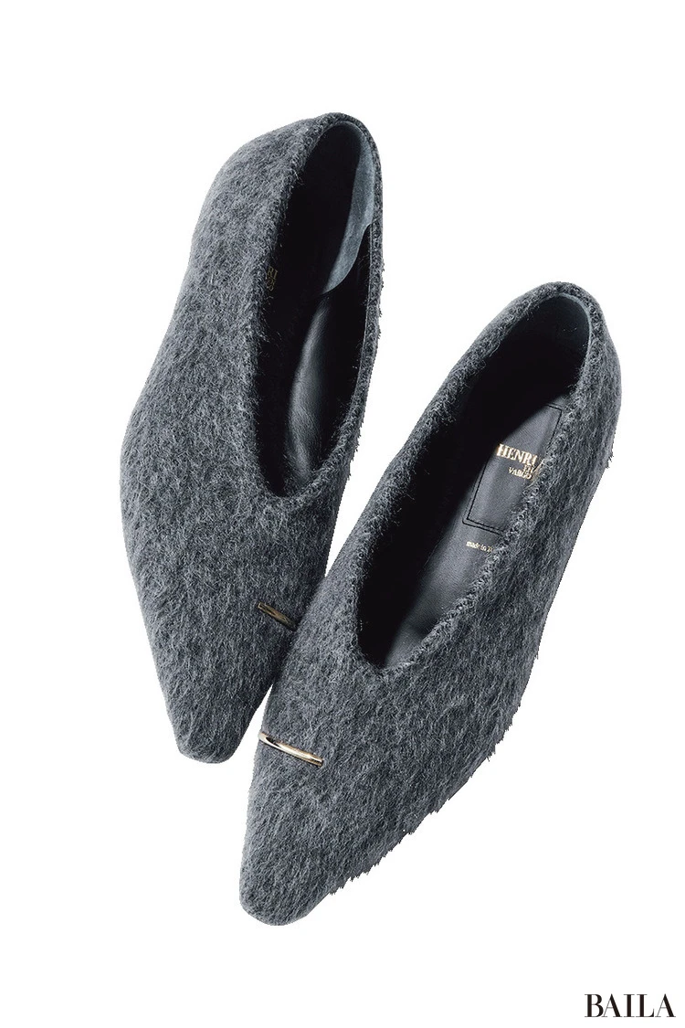 靴（1.5）￥31900／アポロ（ヘンリ エン ヴァーゴ）