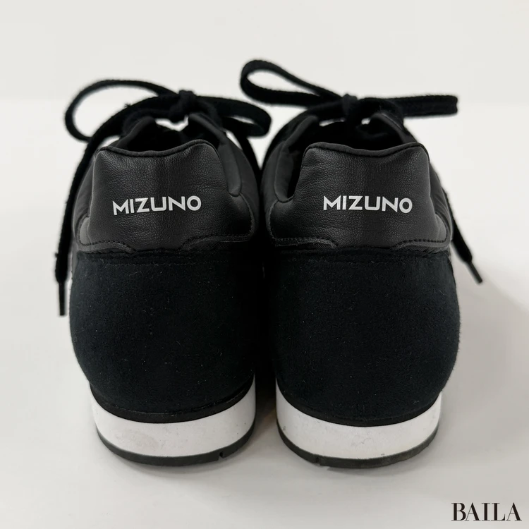 ミズノ　薄底スニーカー　バックスタイル
