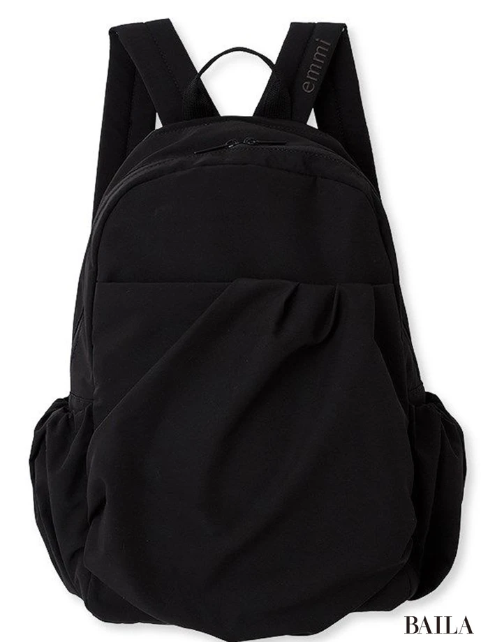 「エミ(emmi)」の撥水リュック ブラック