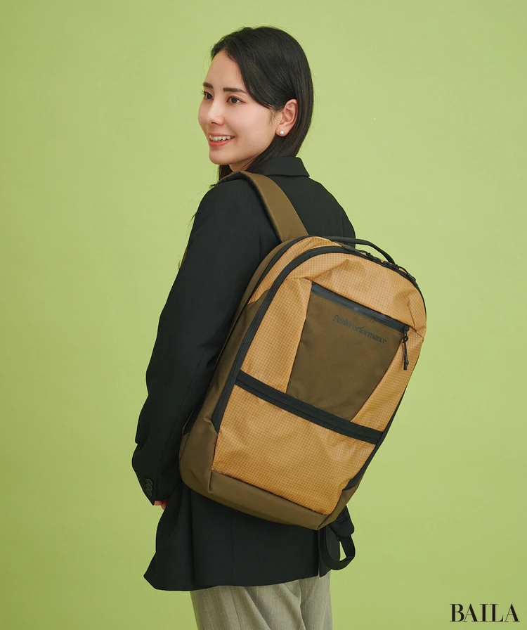 ピークパフォーマンス　リュック　着用感　肩がけ　SIDE