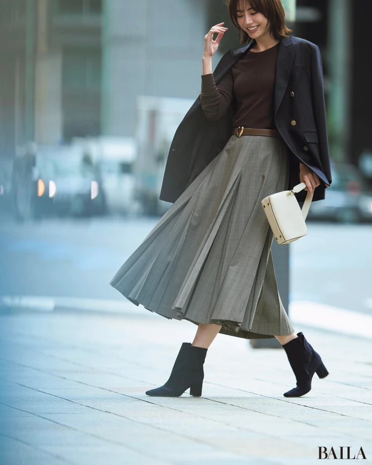 気温20度の【オフィスコーデ】土屋巴瑞季 スカートコーデ