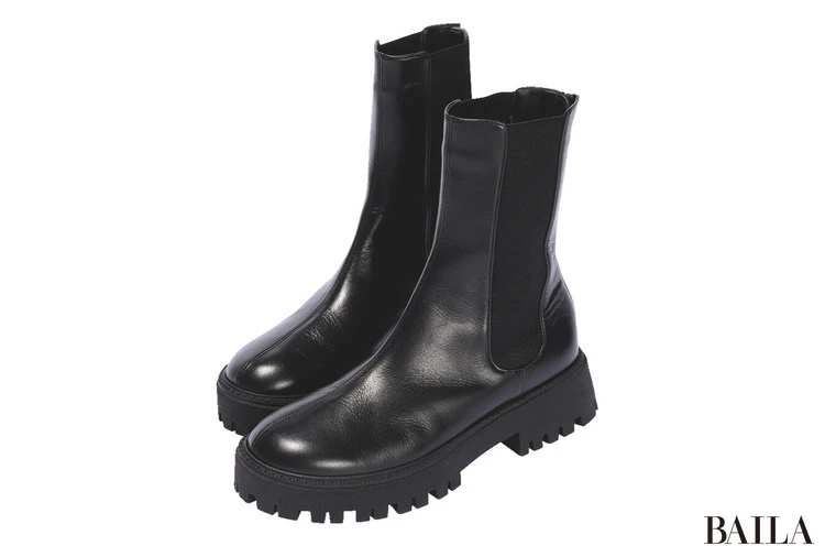 ブーツ(5)¥38500/ウィム ガゼット ルミネ新宿店(ザ ポーズ)