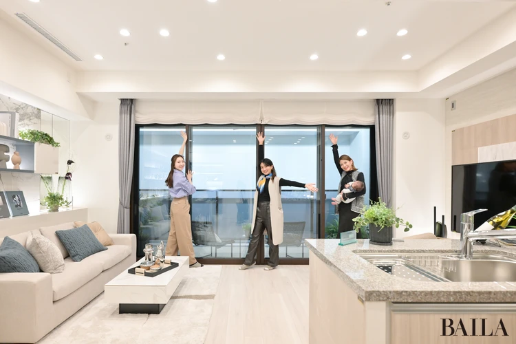 W CITY TOWERS　蕨　モデルルーム　リビングルーム