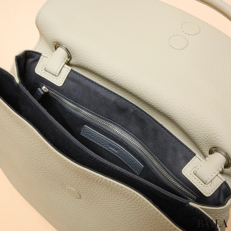 VASIC（ヴァジック）　CAST MINI　内側のファスナーポケット