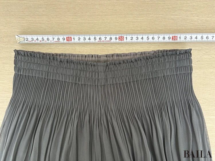 ウエスト：約33cm