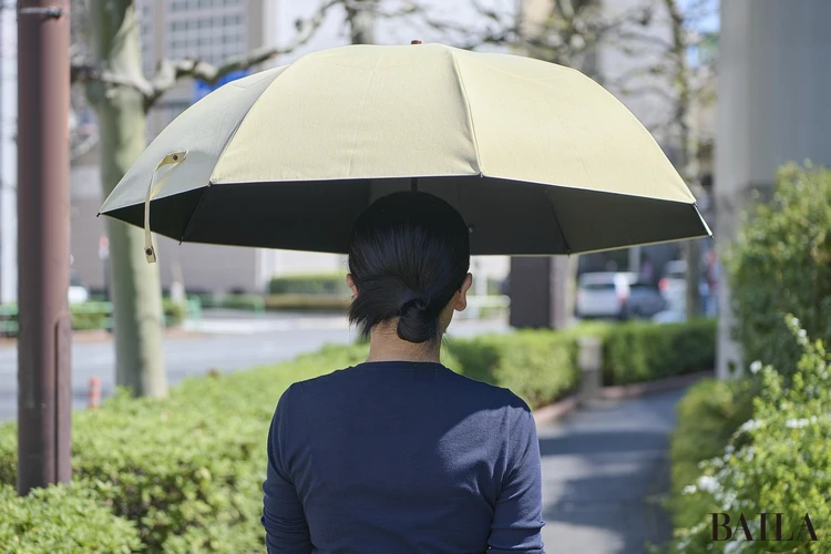 サンバリア100の日傘　直径約101cm！体ごと守られる大判サイズの安心感