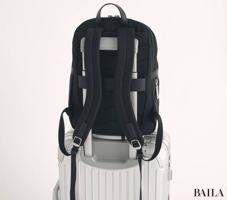 サムソナイト　リュック　背面　キャリーケース対応