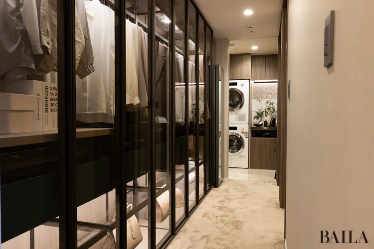 セントラルガーデン月島ザタワー　モデルルーム　ウォークスルークローゼット