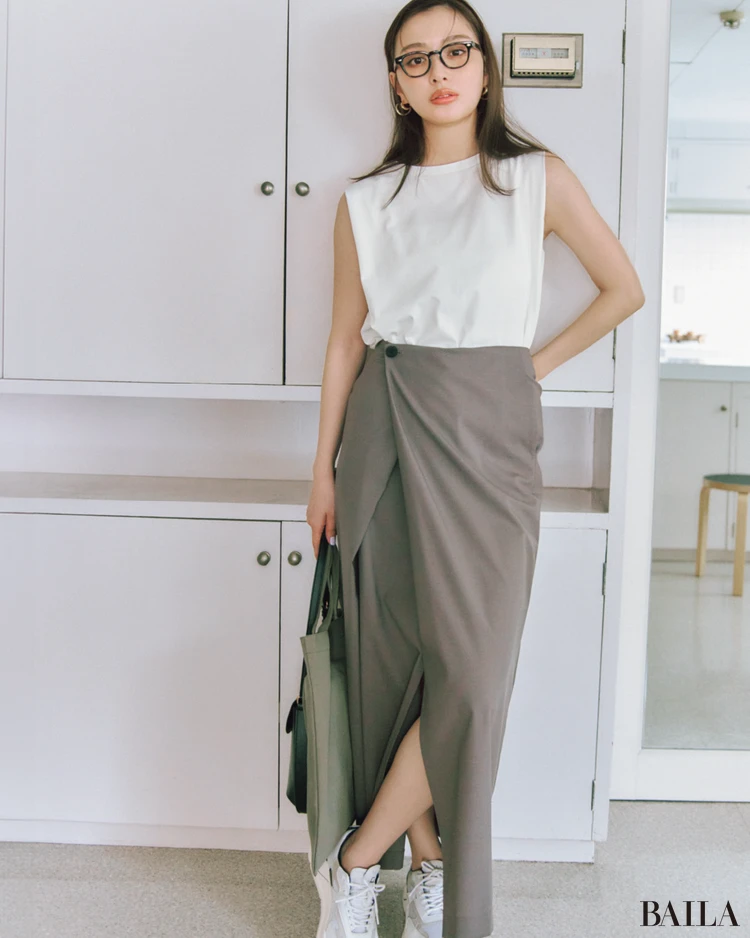 計算された美フォルムでワンツーコーデもさま見え確実【BAILA今日のコーデ】