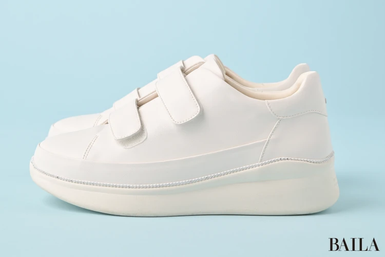 マッキントッシュ フィロソフィー 厚底ベルクロストラップスニーカー サイドから見た様子