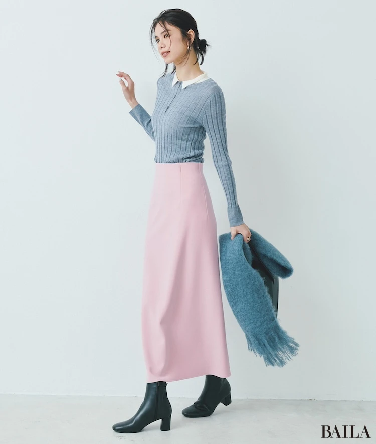 モコモコしがちな冬も、コートの中はコンパクトにまとめてスタイル美人に