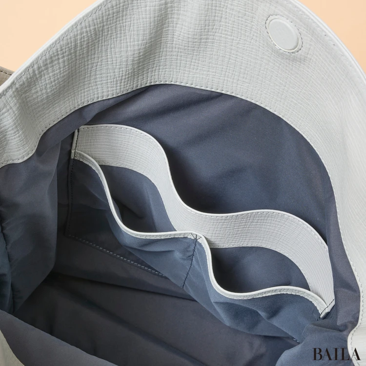 エポイ タック ワンショルダーバッグ 内側のフラップポケット