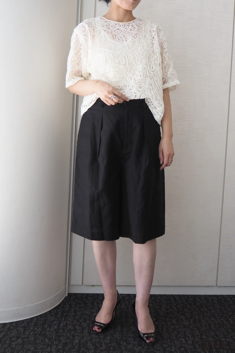 ショートパンツでちょこっと上級者なキレイめコーデ