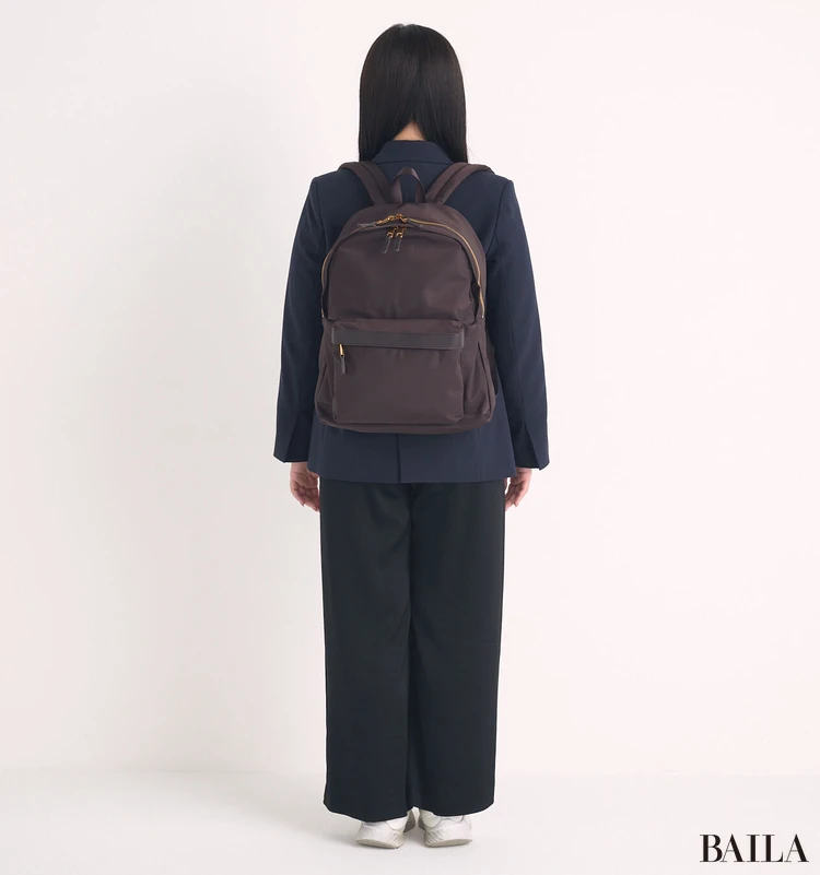 「ロペ エポール」の撥水リュック　着用感　バック