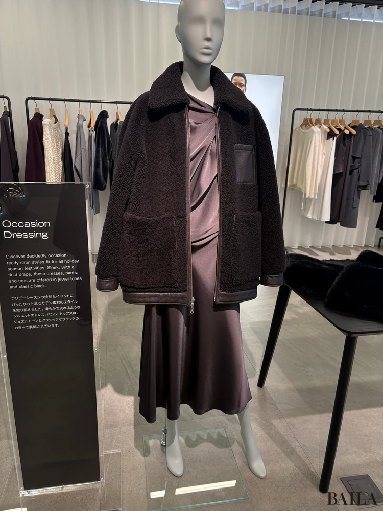 サテンブラックドレス