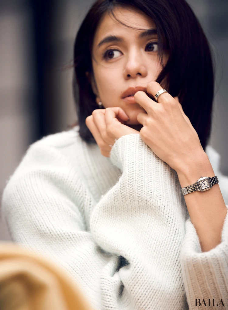 佐藤晴美　カルティエの腕時計コーディネート