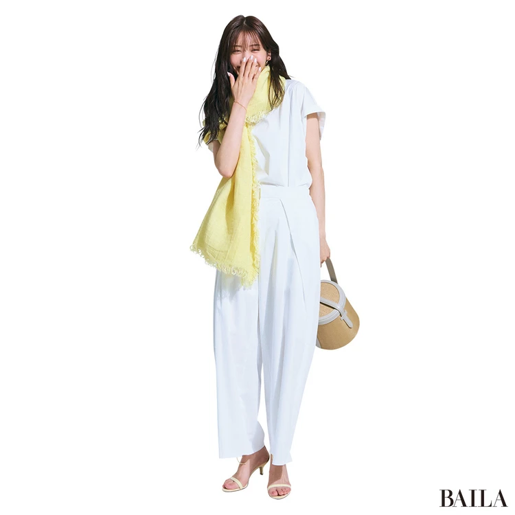 貴島明日香 悩まずき着映えて今っぽい、白のセットアップが万能【BAILA今日のコーデ】