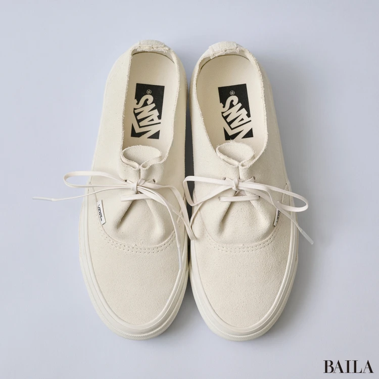 VANSのスニーカー　LXAuthenticEase スエード