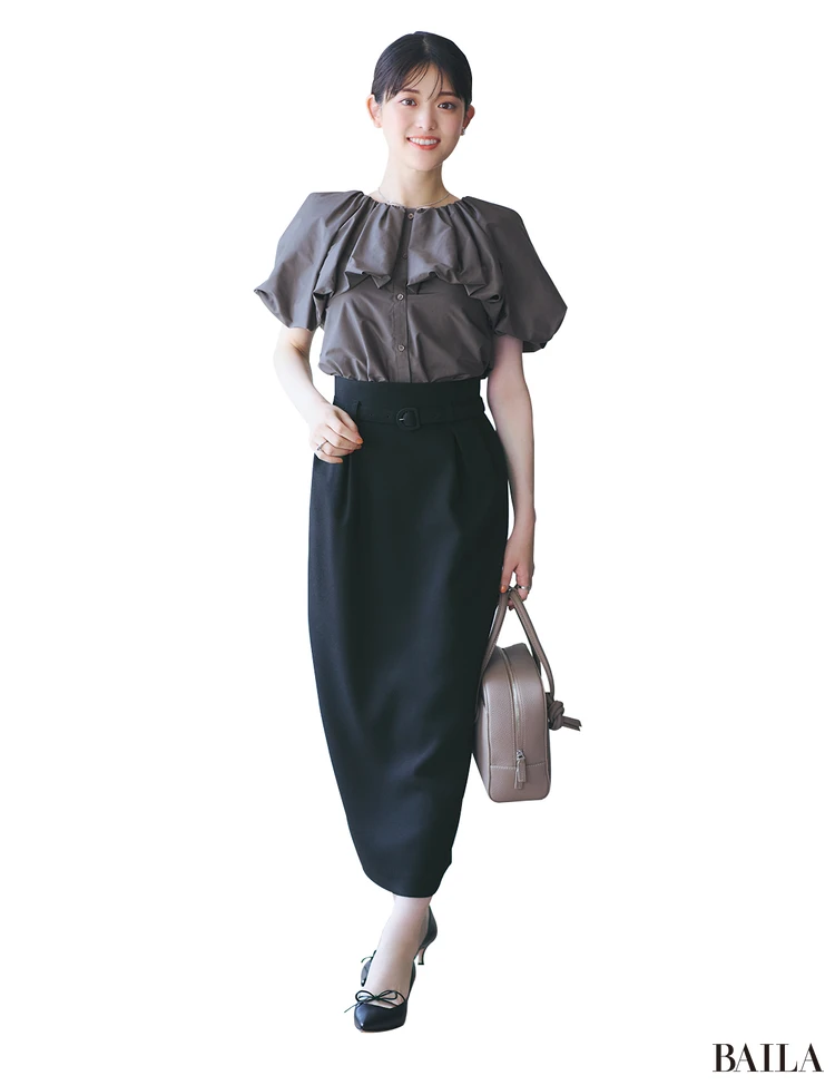 松村沙友理 甘いデザインでも「辛口カラー」ならオフィスで浮かない