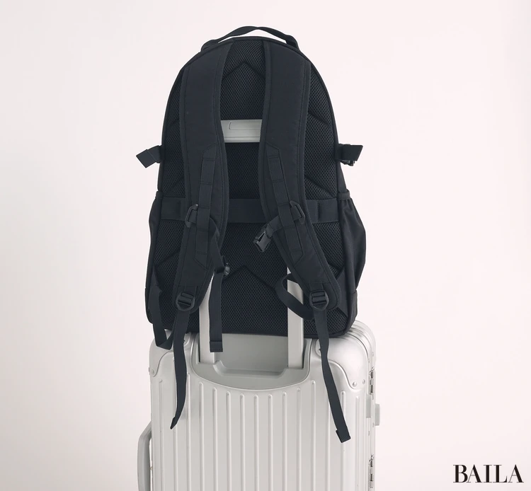 エーグル　リュック　サイドポケット