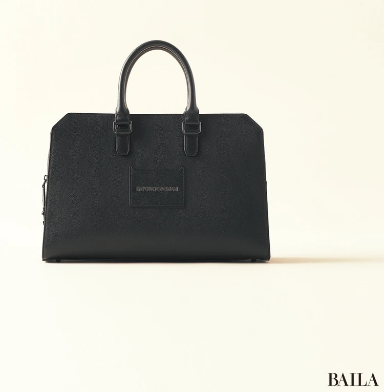 【EMPORIO ARMANIのバッグ】外勤や移動、出張。アクティブに働くパートナーへ