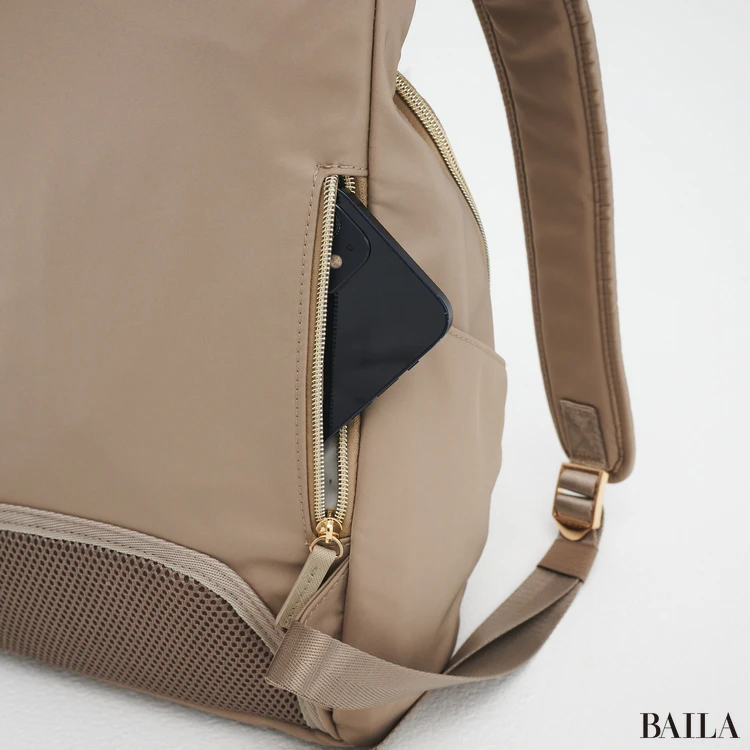 AOKI　リュック　背面ポケット