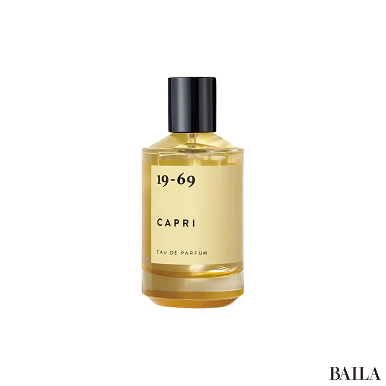 カプリ島が舞台の映画『軽蔑』からインスパイア。鮮やかな柑橘にホワイトムスクがフレッシュに漂う。ナインティーン シックスティナイン カプリ オードパルファン 100ml ¥31350/アール オー
