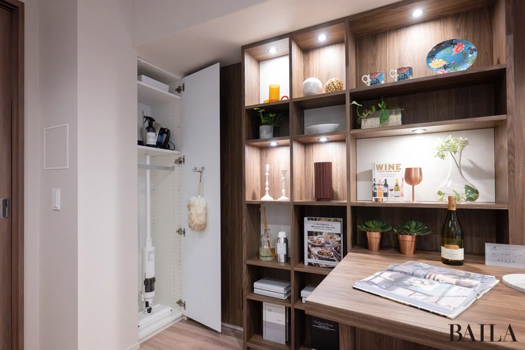 ザ・パークハウス用賀プレイス　モデルルーム　洋室　収納　掃除機を置くスペース