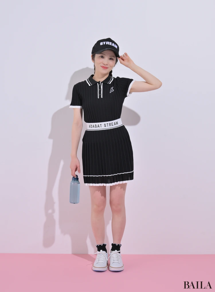 アダバットストリーム　ゴルフウエア　全身