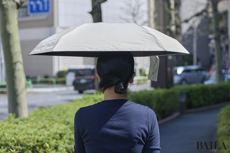 Wpc.の日傘　遮光率100％・UVカット率100％！しっかり日差しを遮る生地を使用