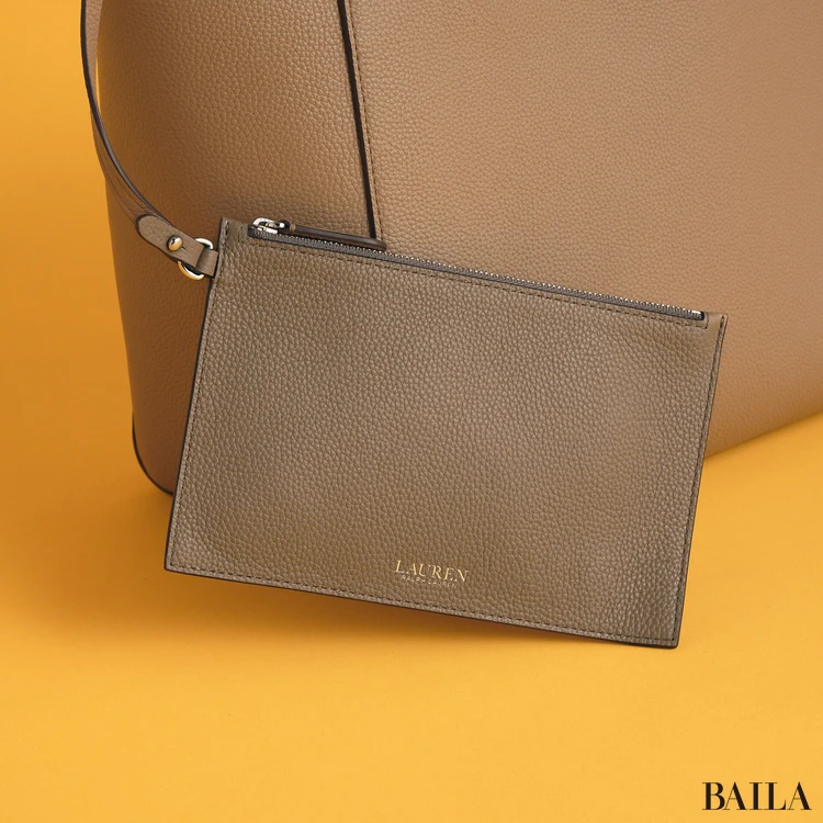 希少 1546 RALPH LAUREN トートバッグ 本革 A4 大容量 茶色 秋服に似合う新色が登場!「ローレン ラルフ ローレン」のトート