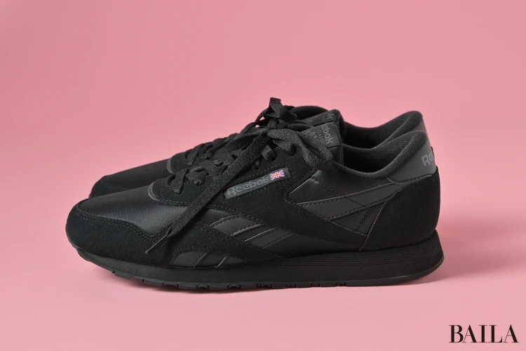 リーボック　クラシックナイロン　サイドから見た様子