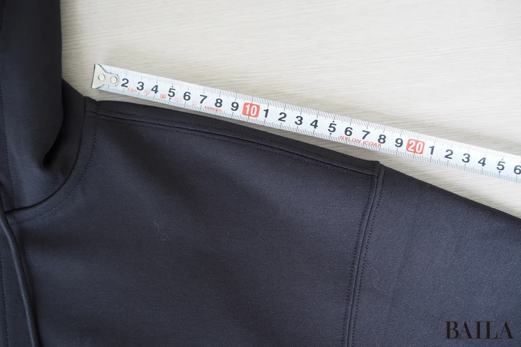 肩(襟〜切り替え部分):約18cm