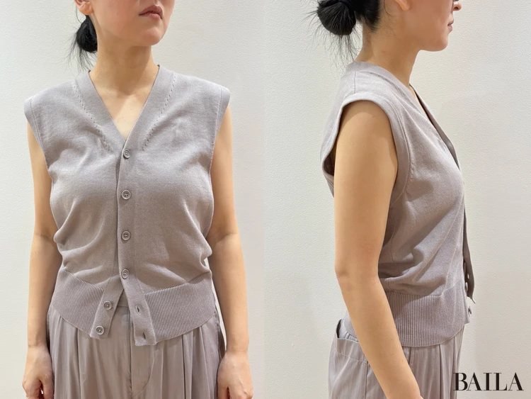 コットンブレンドショートブルゾン￥5990・ウォッシャブルボタンダウンニットベスト￥2990・イージーギャザーパンツ￥4990／Uniqlo U（ユニクロ）