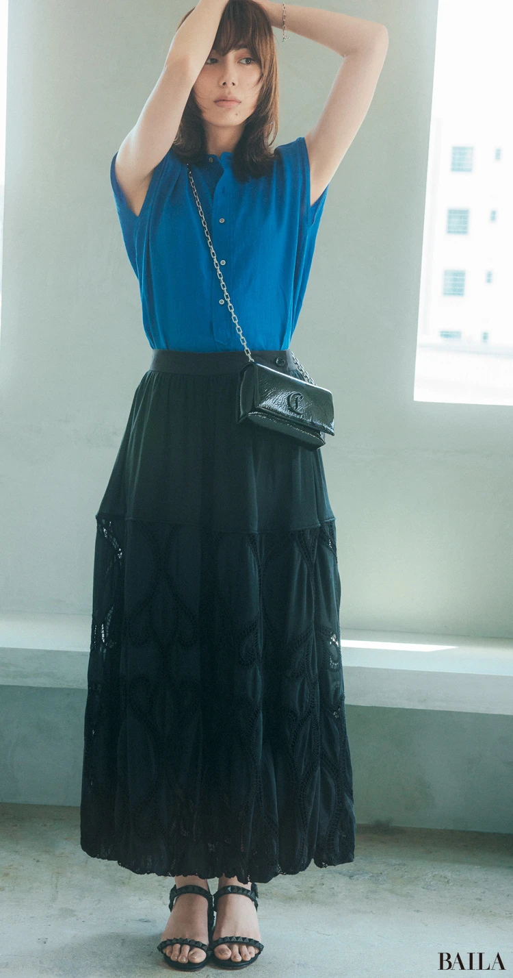 【BLUE×BLACK】合わせの黒はちょっと甘め。ハンサムなブルーに可愛げを